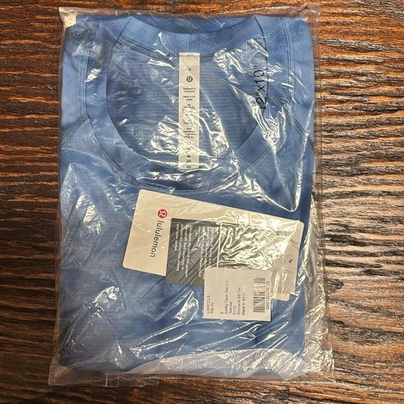 Lululemon SWIFTLY TECH SHORT SLEEVE SHIRT 2.0
Marble Dye Commander
Size: 8 - Picture 2 of 2